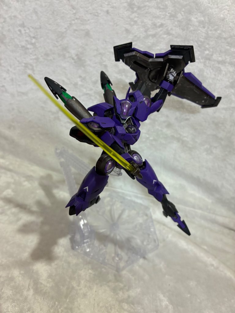 このキットは、中古で組み立て済みのものを、バラして、改造、塗装をしました。ビーム刃が無かったため、他キットから流用してます。