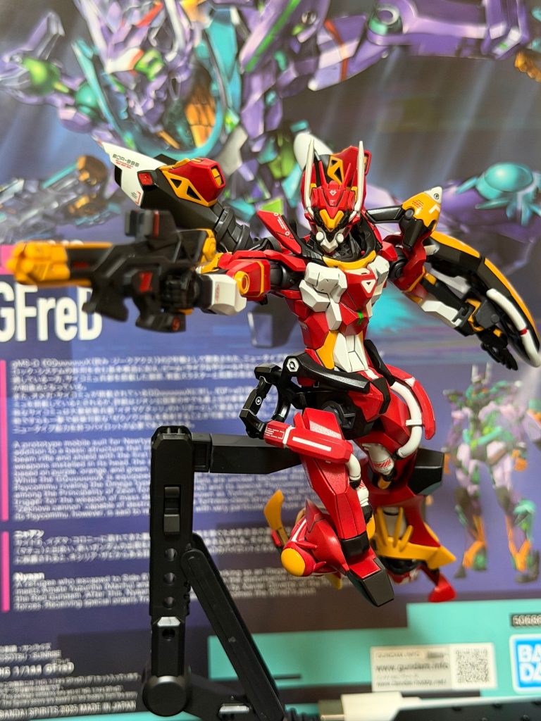 ライフルを構えてるポーズと・・・