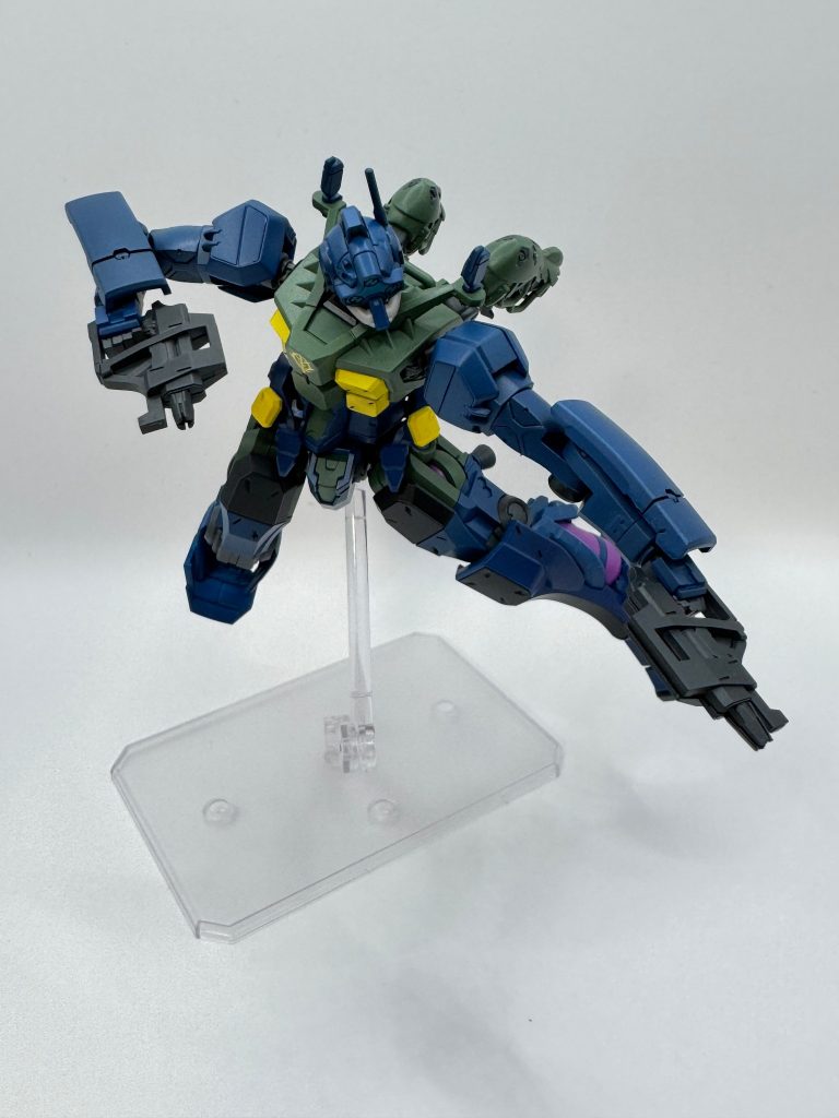 ポージング1スプレーガン2丁撃ちGQ世界のガトーさんもスタイリッシュに戦うんだろうか・・・