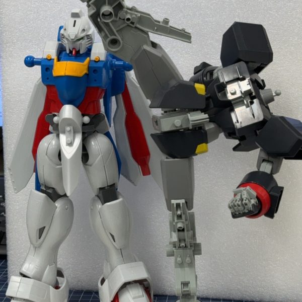 HGEX1/60ゴッドガンダムを作ろうと思います。30年前のキットなので、あまりケレン味のあるポーズをキメられないのでデストロイガンダムを芯にして改造していこうかなと構想中（2枚目）