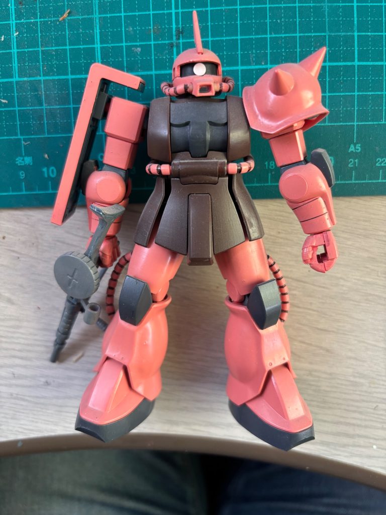 昔筆塗り練習用に製作した旧HGのシャアザクを