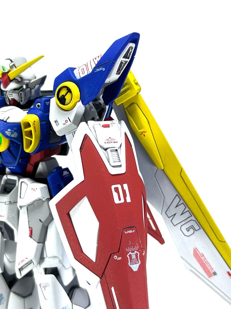 デカールはアシタのデカールとガンダムデカールをメインに貼り過ぎないように程良い情報量を目指しました。