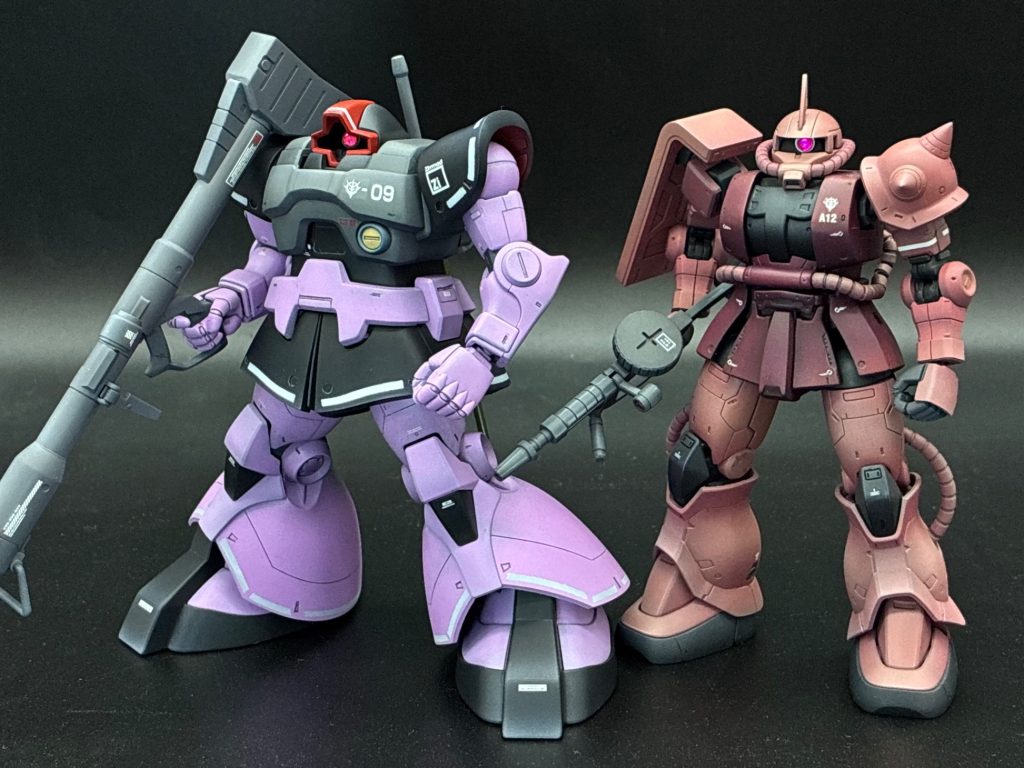 共演するのがオリジン版やEXモデルの艦艇なので、ディテール差が不自然にならないよう、オリジンザクを参考に、スジ彫や-モールド、◯モールドを散らしてみました😃
