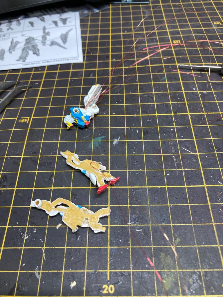 製作の合間に–2枚目/制作者：エキドナ