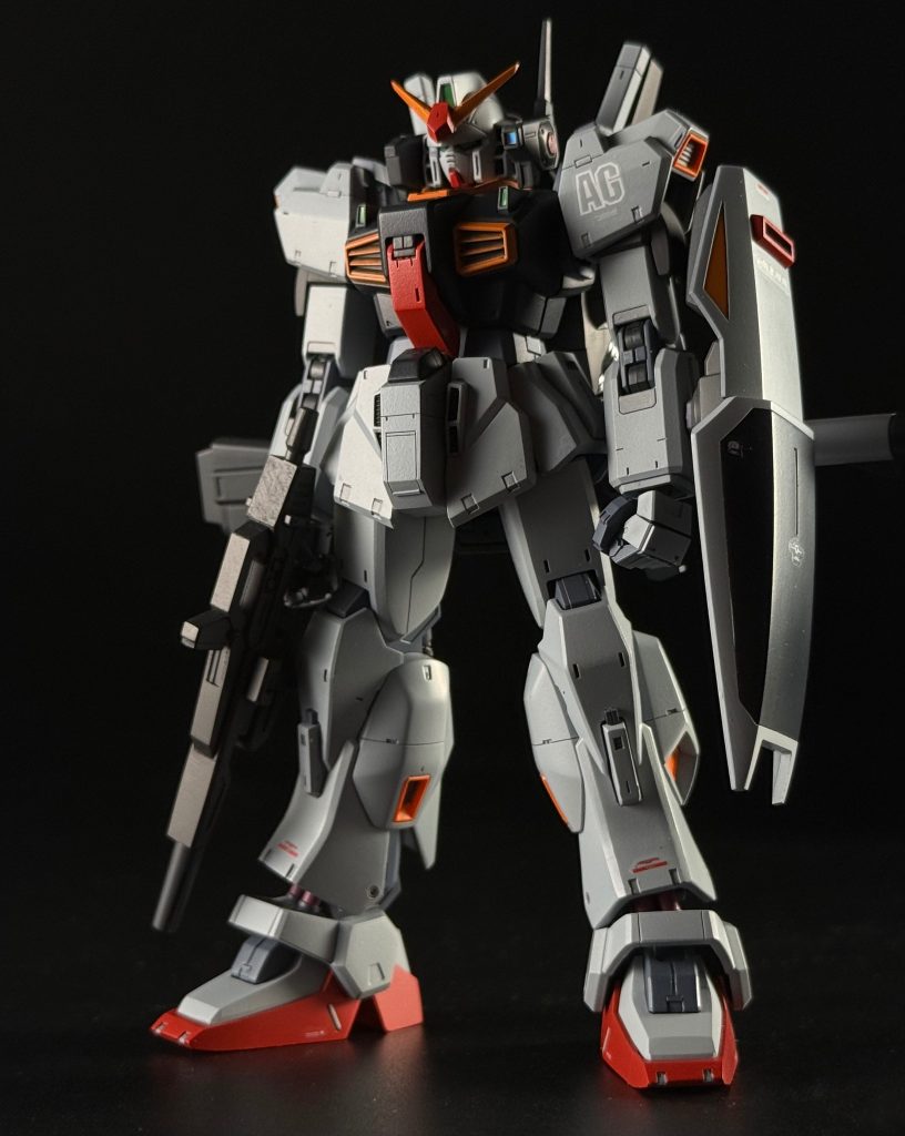 リバイブ版のmk-Ⅱを、自分の理想とする形に仕上げます大きく弄ったのは脚部位ですが(スネやスリッパを延長)、その他の箇所はうるさくならない程度にディティールを入れていきましたフェイスパーツはTR-6に置き換え※追記：二の腕箇所を1mm延長、股関節の幅を各1mmづつ増してます