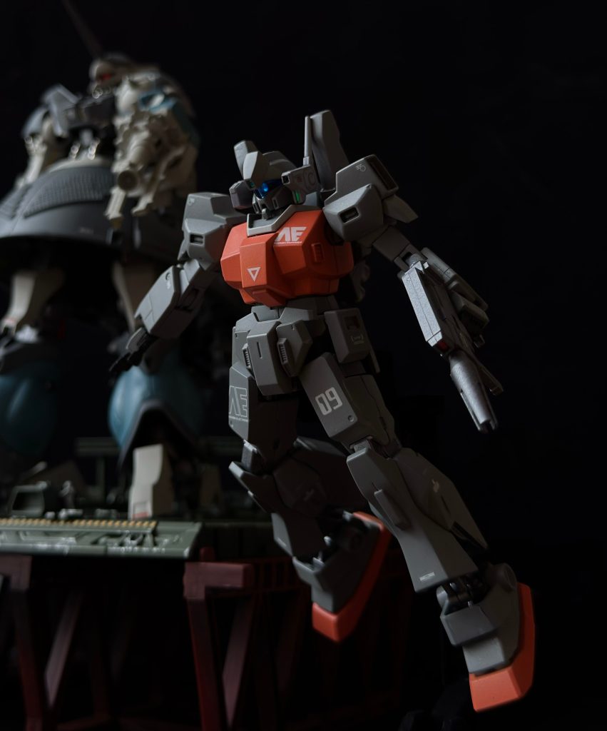 試験運用時の随伴機として、ネモをベースに後のジェガンタイプの試作ヘッド、ガンダムMKIIベースのバックパックとバルカンポッド、エネルギー効率を向上し発熱を低減した新型ジェネレータを搭載した近代化改修試験機が用いられた。