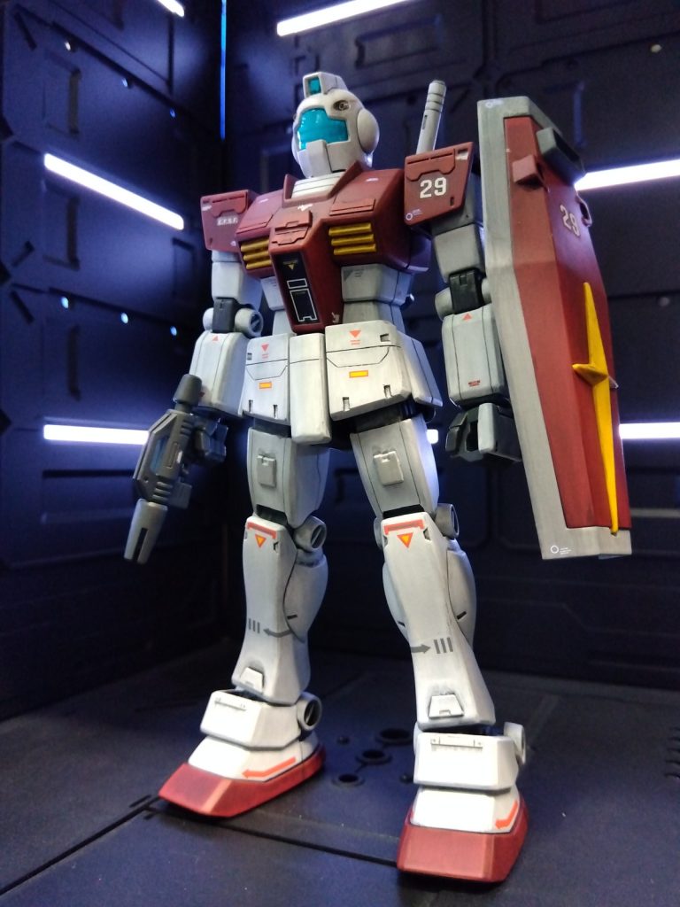 頭部バルカンを開口したら無くなってしまい、ハイキューパーツのマズルを取付。