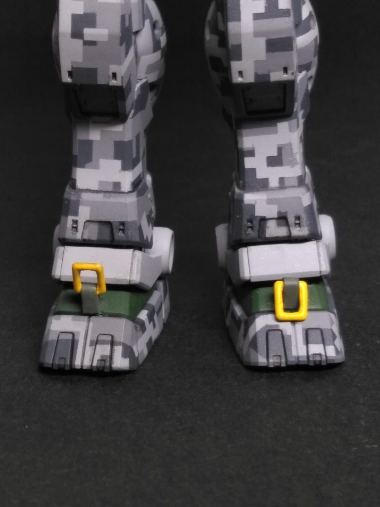 コトブキヤのM.S.Gを使い脚部にフックを追加。しかし四角いトーフックなんてあるのでしょうか？？？変形しそうな気もするが詳しい方教えて下さい。&nbsp;