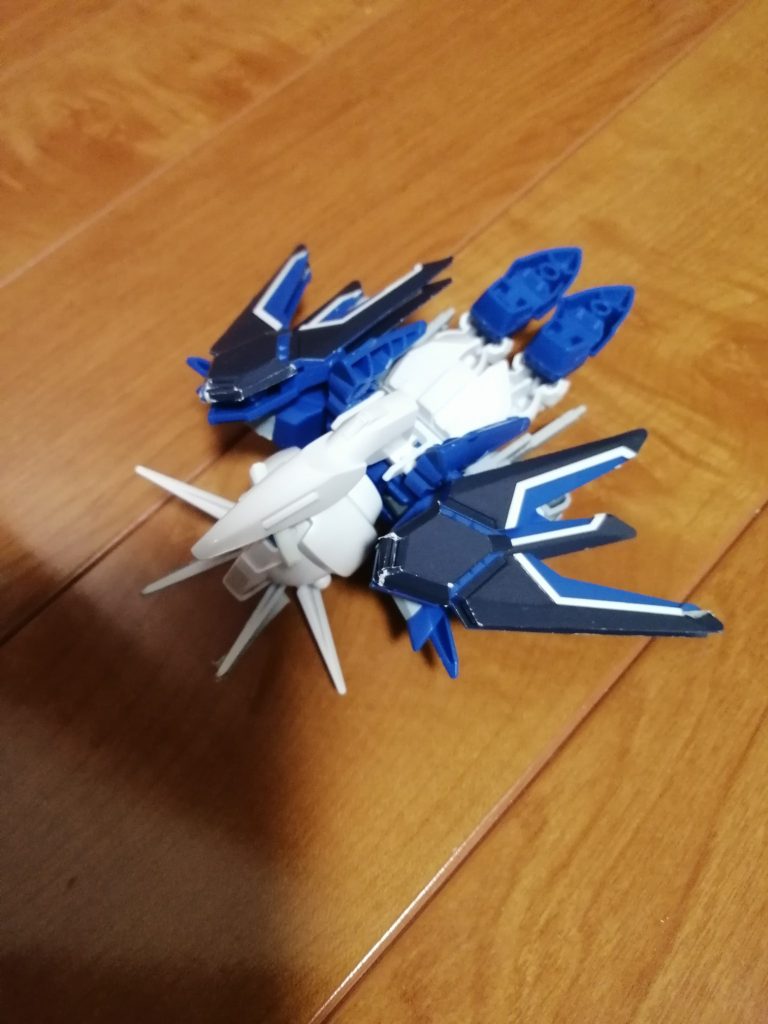 NS 状態にもできますが羽が少し折れてしまっているのでうまくは立ちません。