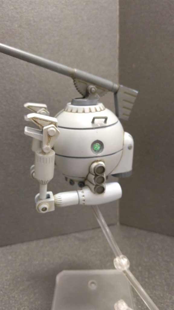 側面には、合わせ目隠しを兼ねて、Hアイズとフラットバーニアを貼付。