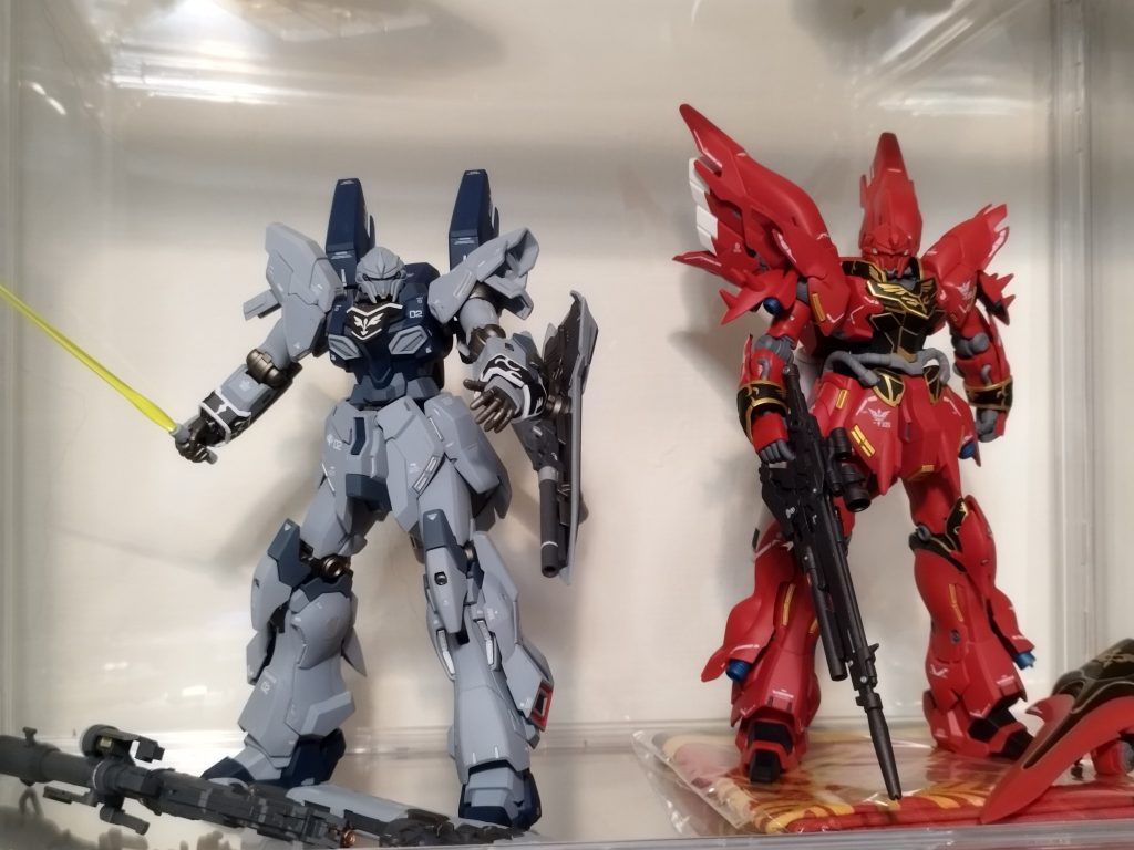 オリジナル(シナンジュ)と並べて見ると、両者の異なるスタイルを体験することができる。(⁎˃ᆺ˂)~