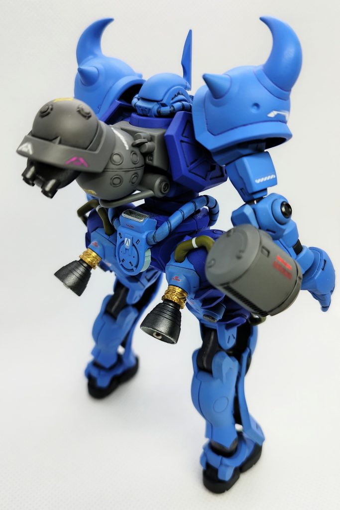 背面GQ系で目立つバーニア部分はメカニカルで好きなポイント！バックパック部分にも推進装置を構築。