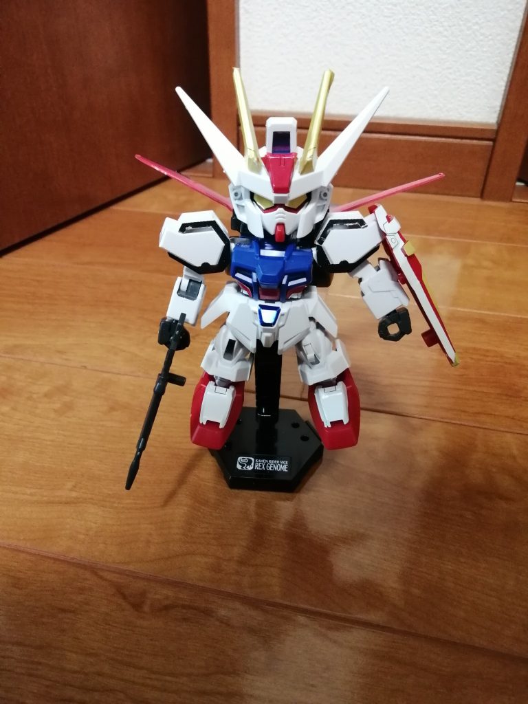 まずエールストライクガンダムです。こちらはSD ガンダム EX スタンダード エールストライクガンダムをそのまま使っています。