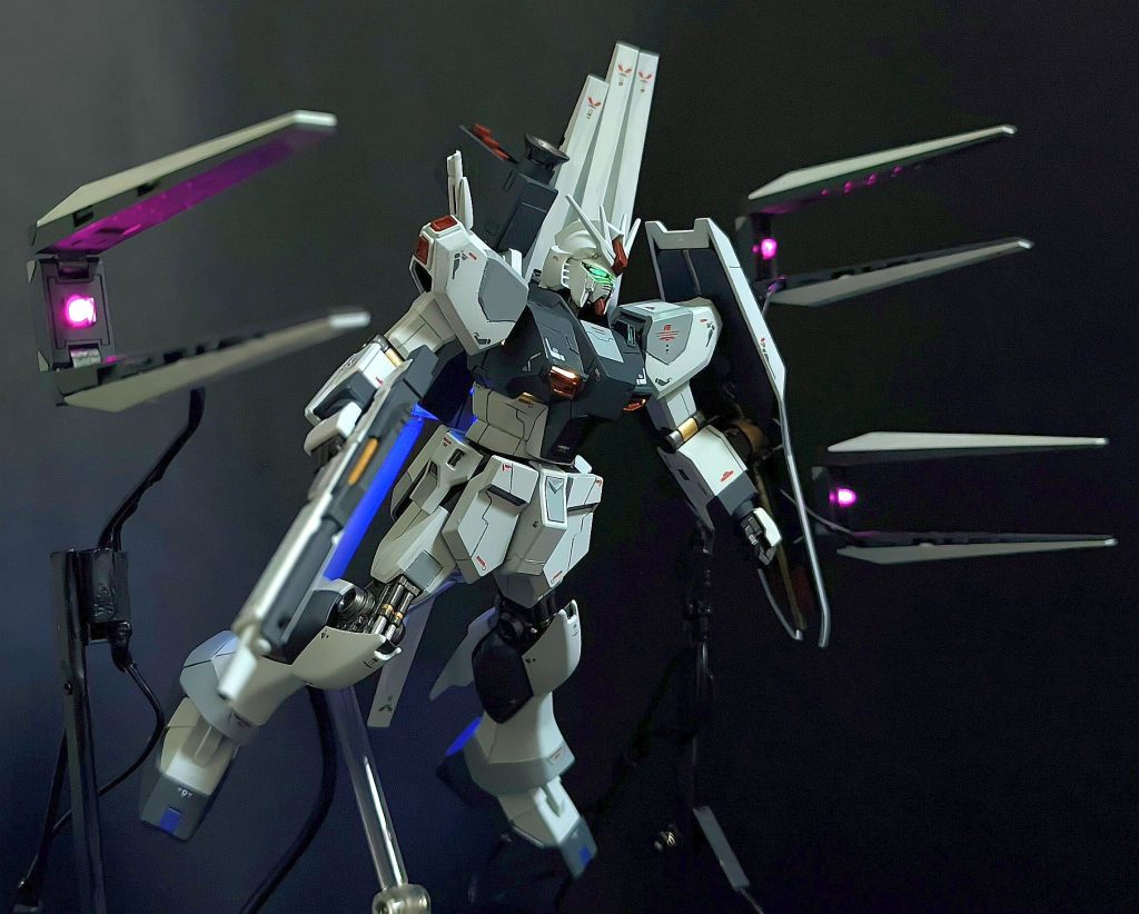 νガンダム　ファーストロットカラー　LEDプログラム＋ファンネル駆動