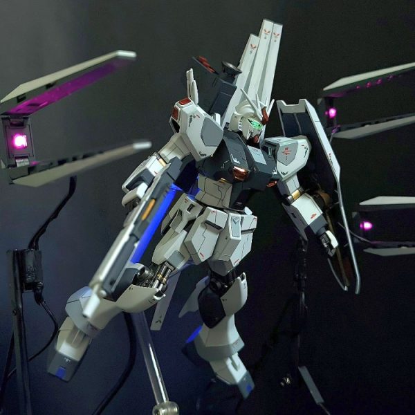 νガンダム　ファーストロットカラー　LEDプログラム＋ファンネル駆動