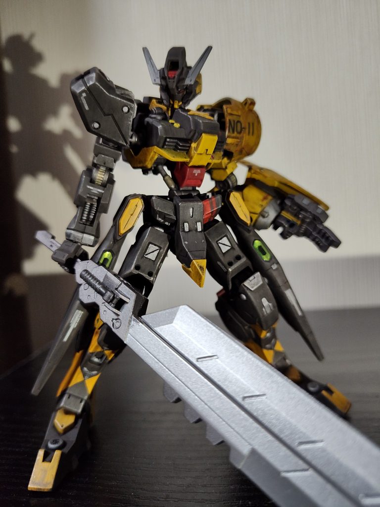 左右非対称のデザインがかっこいいガンプラ！