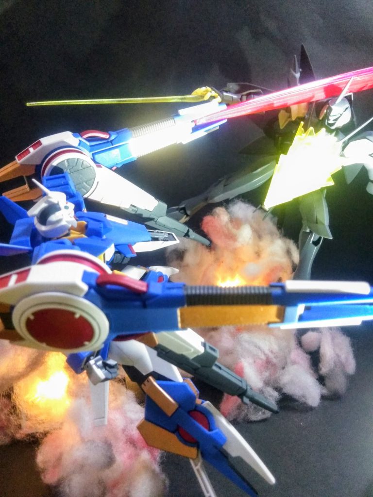 こんな感じでグタグダ！だらっト！！実行です😤💨💨 　&nbsp;闘う相手は宇宙人？物語序盤は敵の存在が明らかにされていないガンダム AGE(ソコがトテモ興味を惹く)＼(◎o◎)／このアセム編はお話の内容が大変濃密！主人公アセムくんの右往左往っぷりがトテモ面白いのです(歴代ガンダム主人公の殆んどを網羅)((o(^∇^)o))ただ、キャラクターデザインがチョッとアレの為に御世辞にも好評を得た作品と、言えないﾝですよねぇ(近年は評価が改まって昇り調子⤴️)(￣～￣；)&nbsp;こんな感じで‼️『可動は抜群❗ブンドド派には垂涎モノ』&nbsp;&nbsp;(￣￢￣)&nbsp;この事実？がハッキリと？？示されましたネ？？？( ´∀｀ )b&nbsp;HG 1/144 [ガンダム AGE-1 レイザー＆ガンダム AGE-2 アルティメス セット]はホビージャパンと電撃ホビーマガジンの付録をプレバン送りにしたキットです(￣ヘ￣メ)