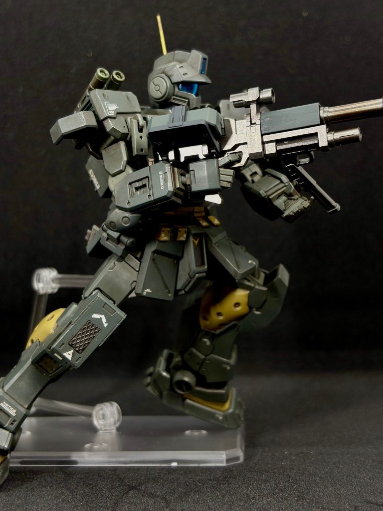 キット付属のミニガンっていう武器もめっちゃカッコいいですね！3色で塗り分けです。