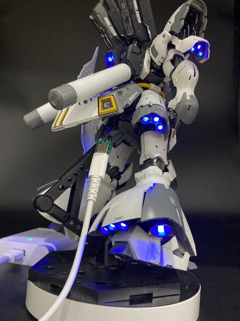 RGサザビーフル電飾–5枚目/制作者：エキドナ