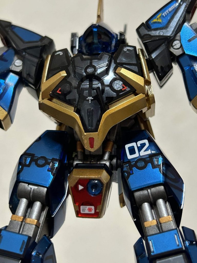 ガンダムマーカーに水性トップコートは相性が悪いと聞いていたので、マーカー用のクリアを使用しましたが、それでも組み立て中に塗装が剥げてしまいました。