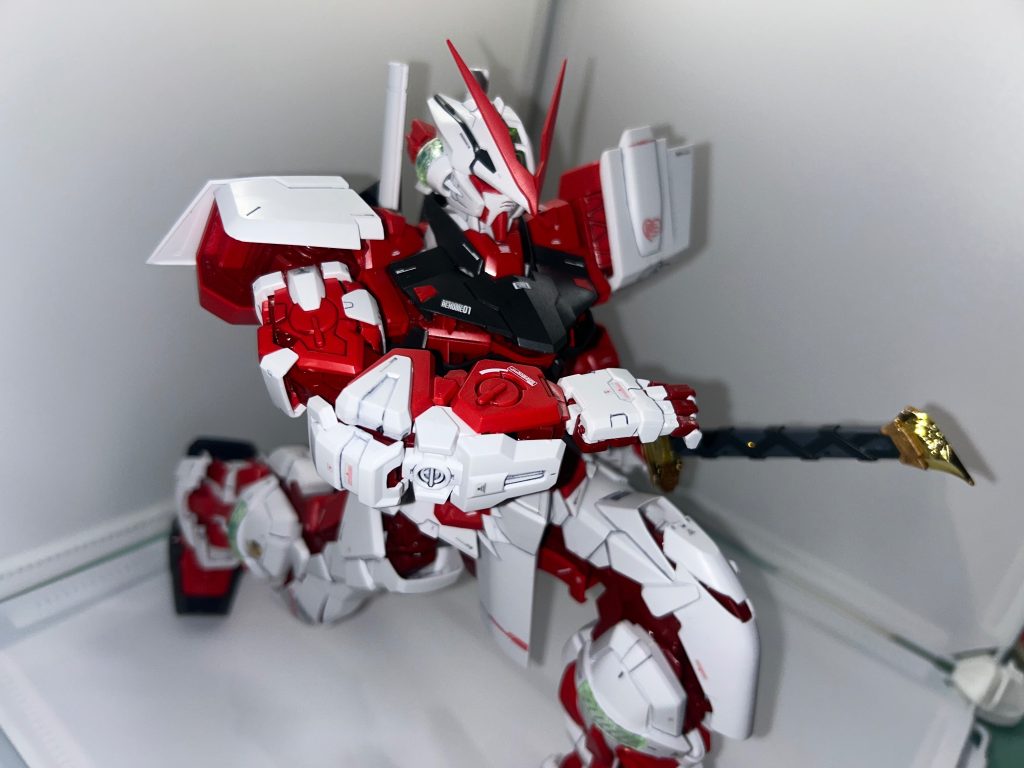 このポージングも実は本を買ってそれを参考にしたので今回はまじでPG楽しんでやってます。塗装はしません。というか今の実力じゃできないです…。許して。最後に写真貼って終わります。