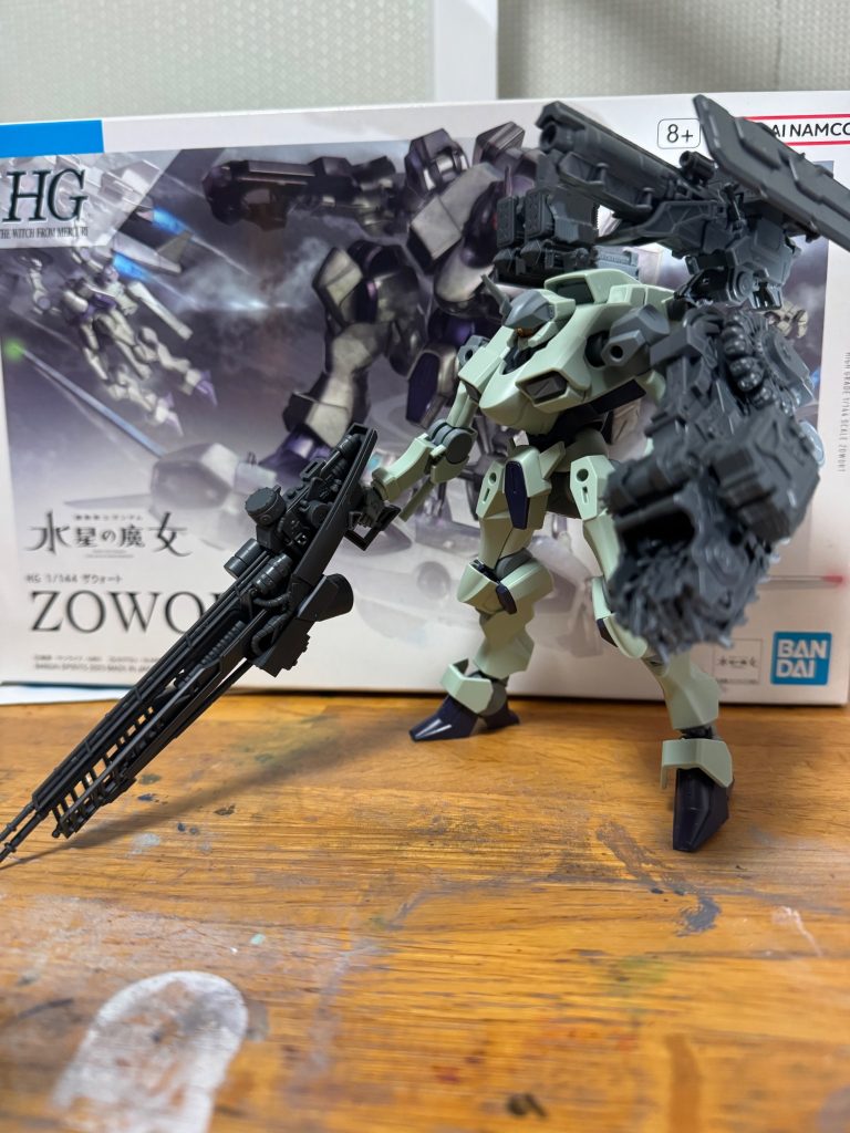 アーマードコアのミルクトゥースという機体から武装移植しました。黄色のカラーにしたのもそこに合わせてカラーリングしました。