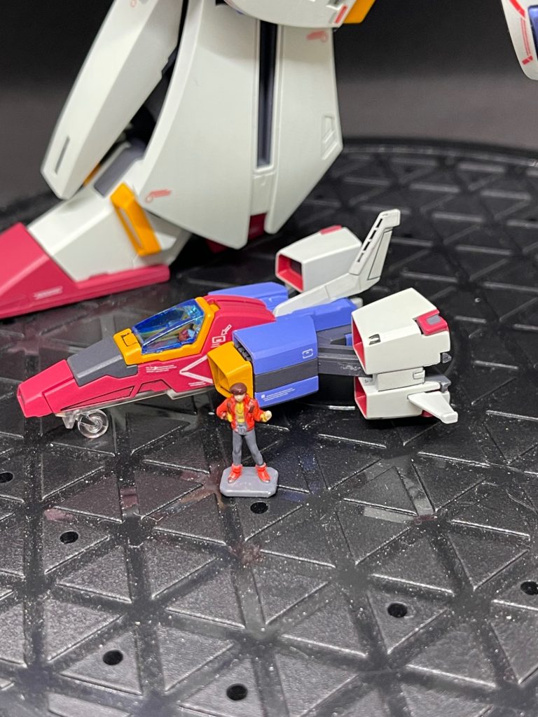 コアファイターがおまけで作れるのもよいですね。ジュドーも簡単に塗ってみました。