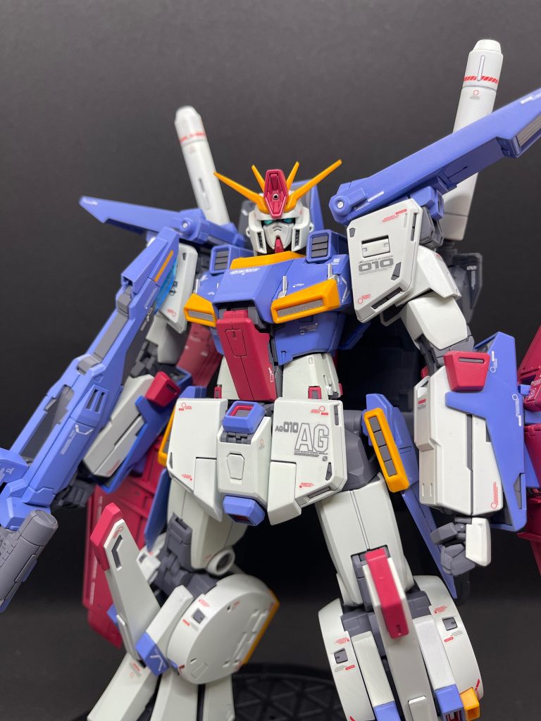 塗装して組み上げただけで大満足のかっこよさ。フルアーマーも運良く購入できたので、そのうち組んでみたいと思います。