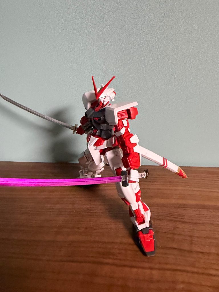 和同一文字ガーベラストレートから何も変えてません。強いて言うなら刀身のカラーをグレーからシルバーに変えた程度