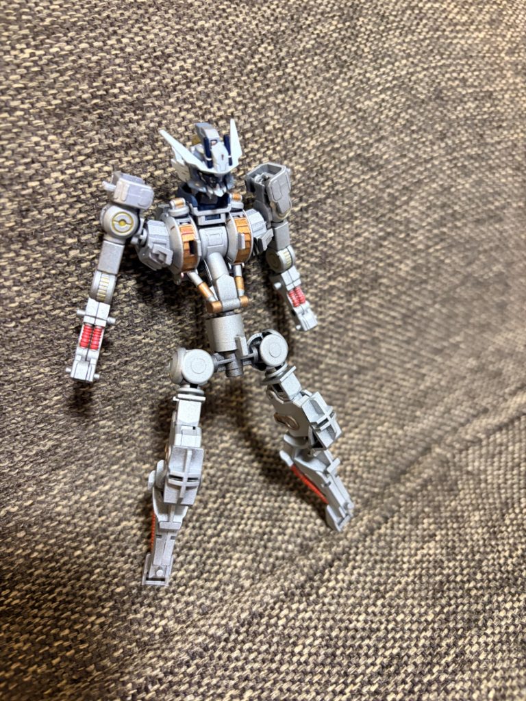 今回のフレームは銀で作成しました。