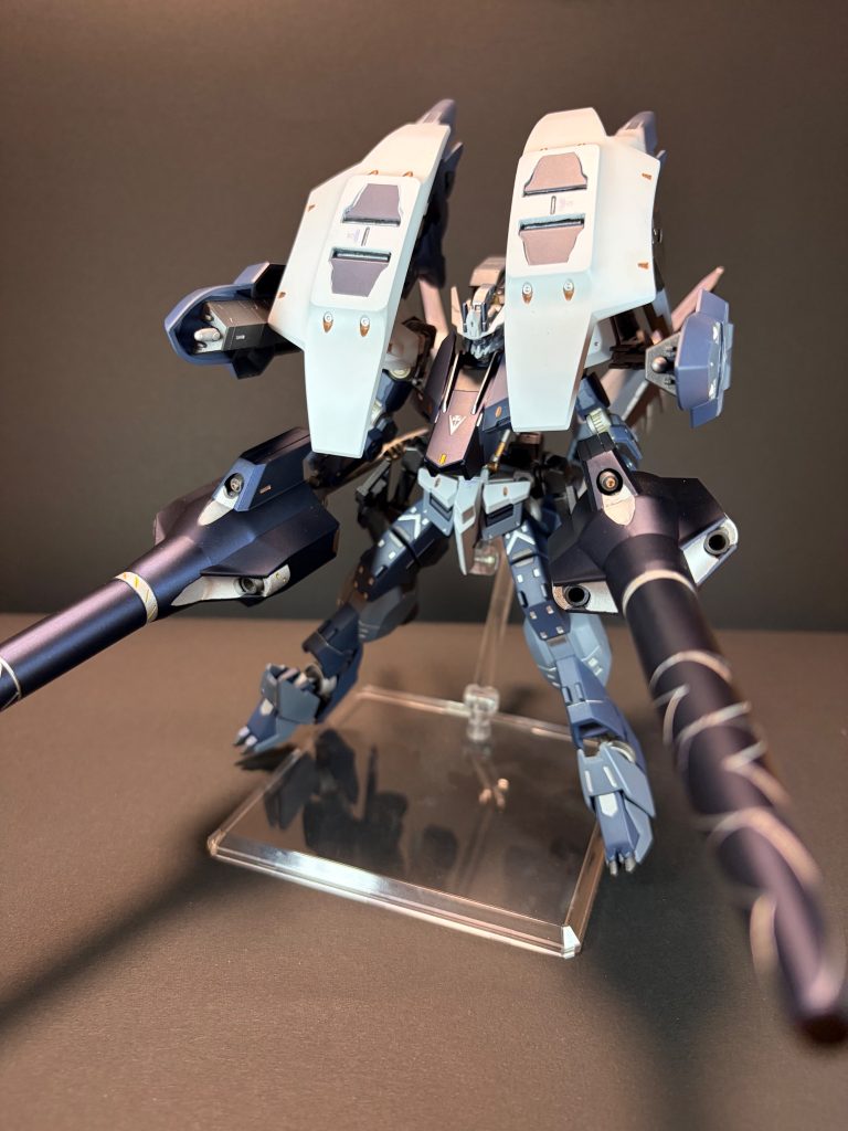 ポーズ2横のサブアームと槍は上手く接続できませんでした。