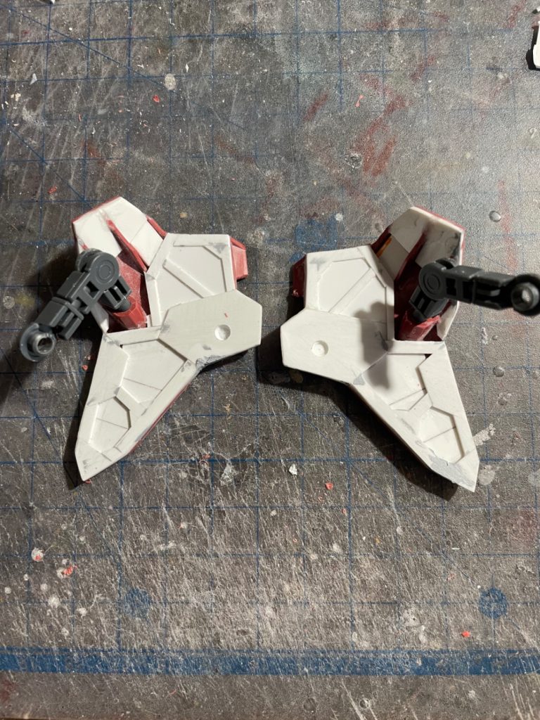 一応スカートのアーマー裏も作りました。デザインが難しいね…