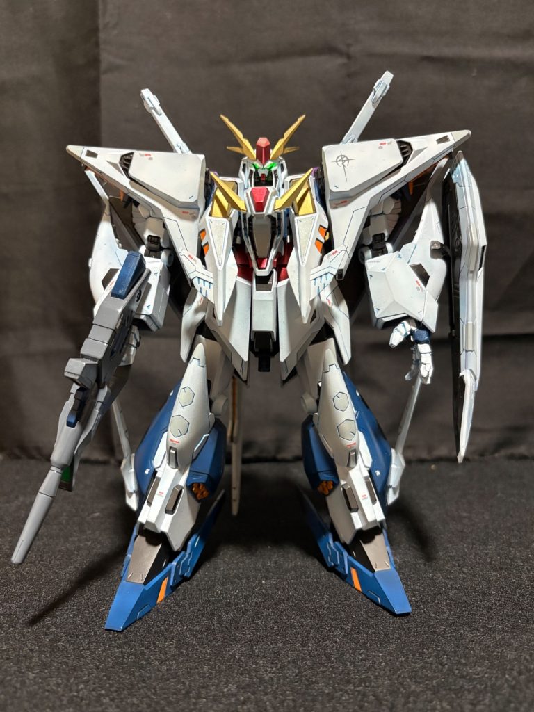 まずはHGクスィーガンダムの正面。