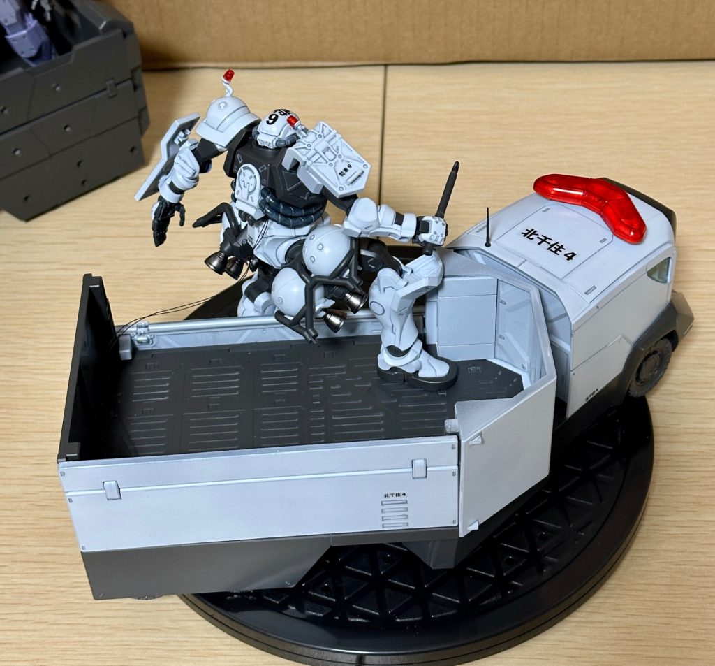 パトレ○バー！？ いいえ、ポリスザクです？！(軍警ザク（2025）)–5枚目/制作者：MTR55