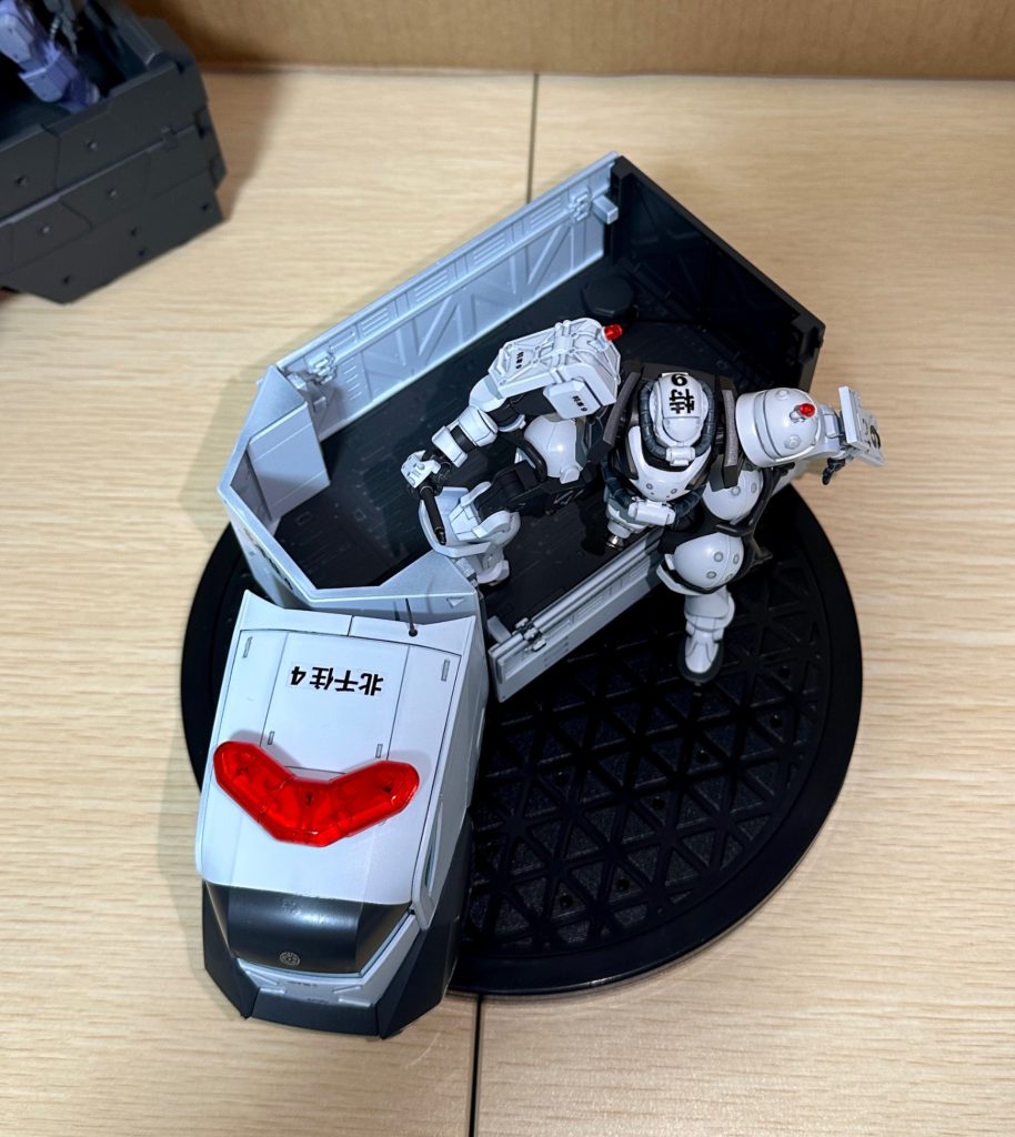パトレ○バー！？ いいえ、ポリスザクです？！(軍警ザク（2025）)–6枚目/制作者：MTR55