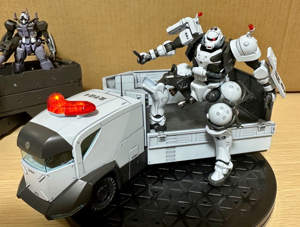 パトレ○バー！？ いいえ、ポリスザクです？！(軍警ザク（2025）)–7枚目/制作者：MTR55