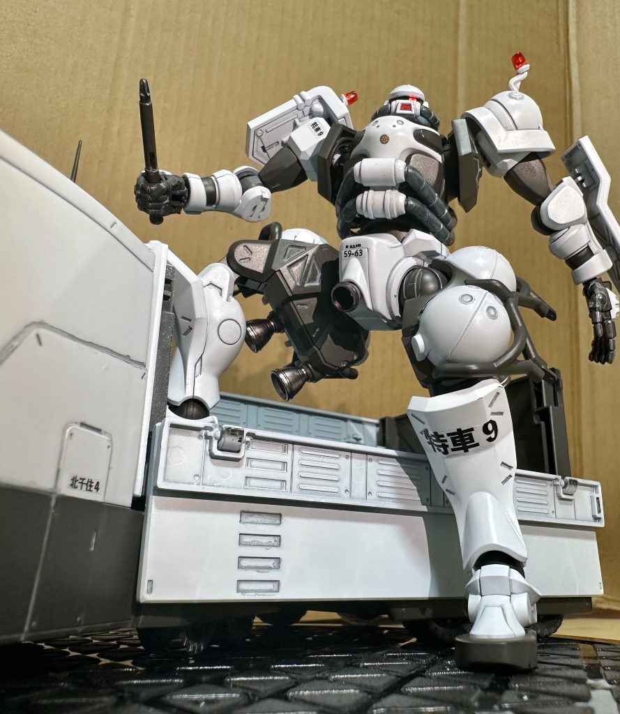 パトレ○バー！？ いいえ、ポリスザクです？！(軍警ザク（2025）)–2枚目/制作者：MTR55