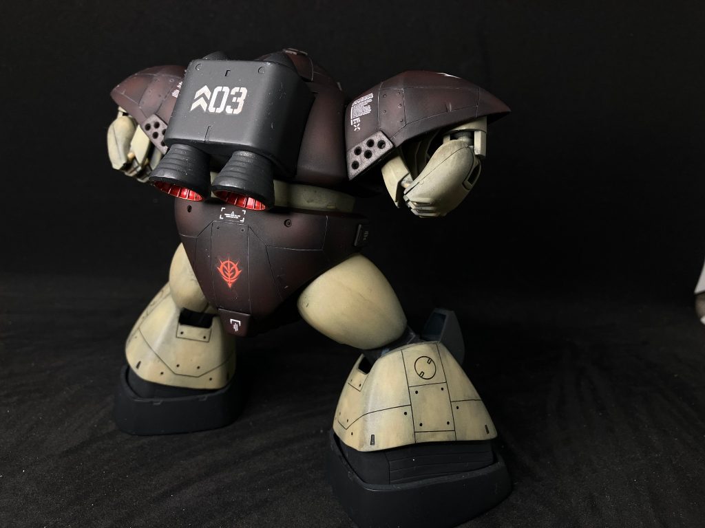 市販品のディテールアップ部品を取付。全塗装　→　デカール貼り　→　ウエザリング　→　トップコート