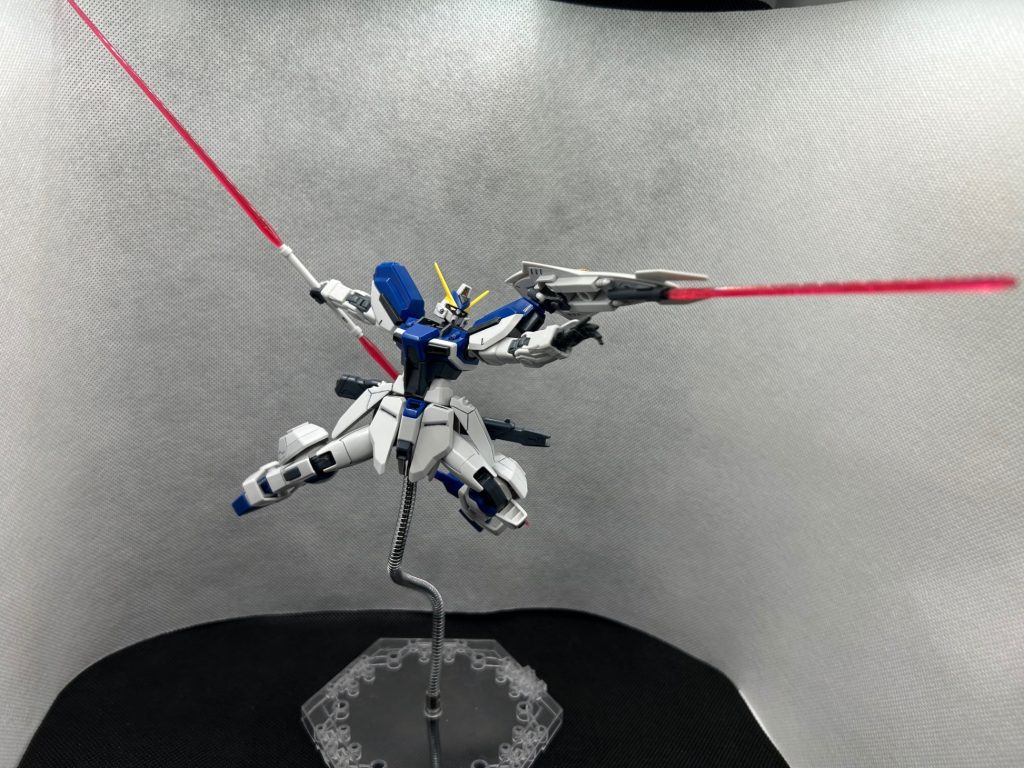 ハンズフリーでダイナミック並のポーズで決められます。
