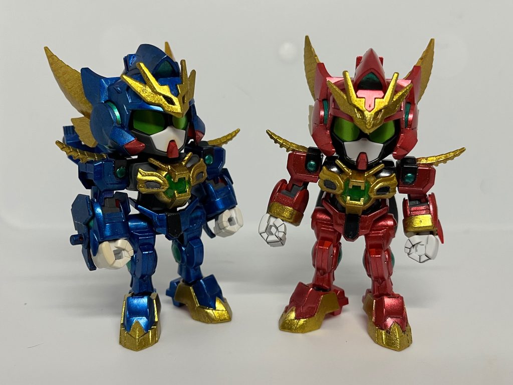二人揃うと、一層ガンダムとは違う作品のような気もします。愛猫と作業台を取り合ってます。最近は負けてばかりで進捗があまり良くありません。