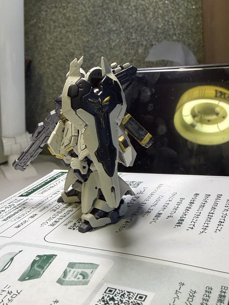 ガンダムアーティファクトサザビー–3枚目/制作者：Koki Sonoda