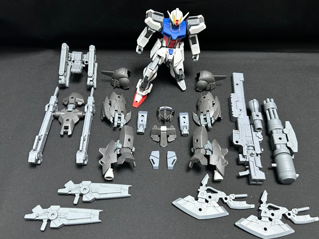 アーマーフルパージ状態&nbsp;今回の/FAIIは素体のストライクにほぼ完璧に戻るように制作してあります&nbsp;アーマーを付けるためのジョイントが1部ある程度でほぼ素体のストライクに戻ります