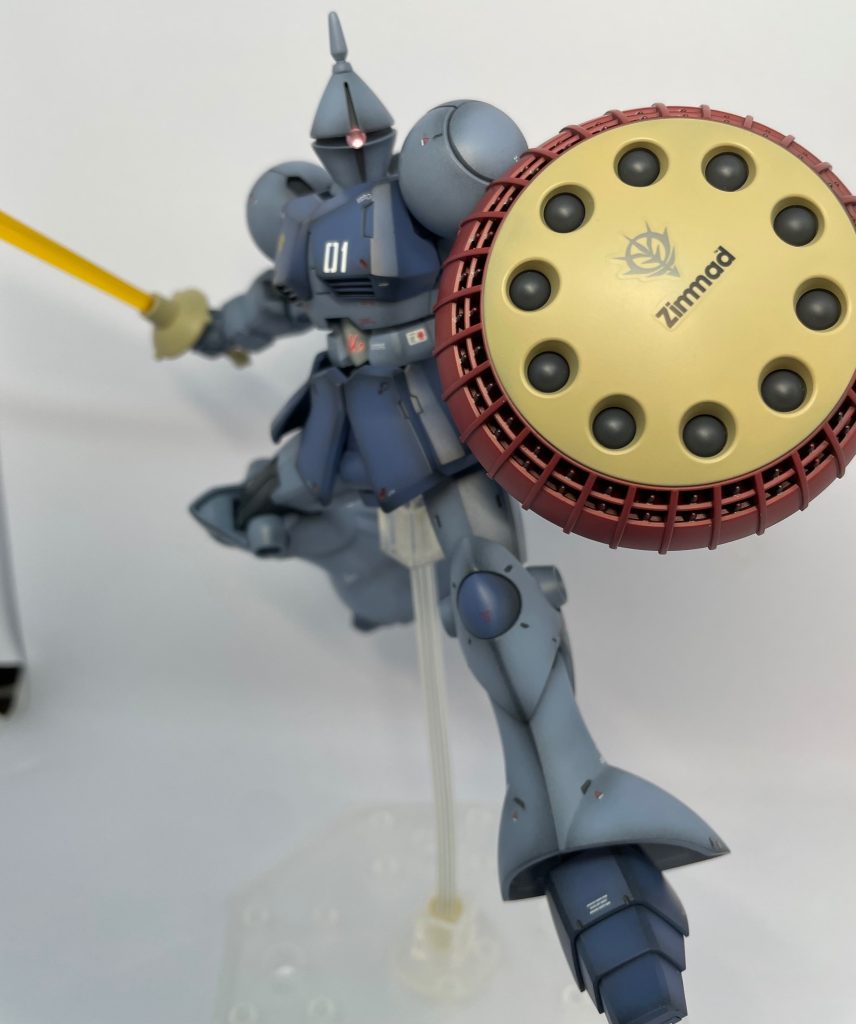 ガイアさんのヘキサギアカラーを初めて使ってみました。あ、シールドの話です(笑)ヘキサギアレッドとヘキサギアイエロー。レッドはあずき色に近いですね〜下地が黒だともっと濃い赤になりそうな〜てか、うまく発色してくれるのか…イエローはHGメッサーにも使えそうな気が…🧐でも明る過ぎますね💧