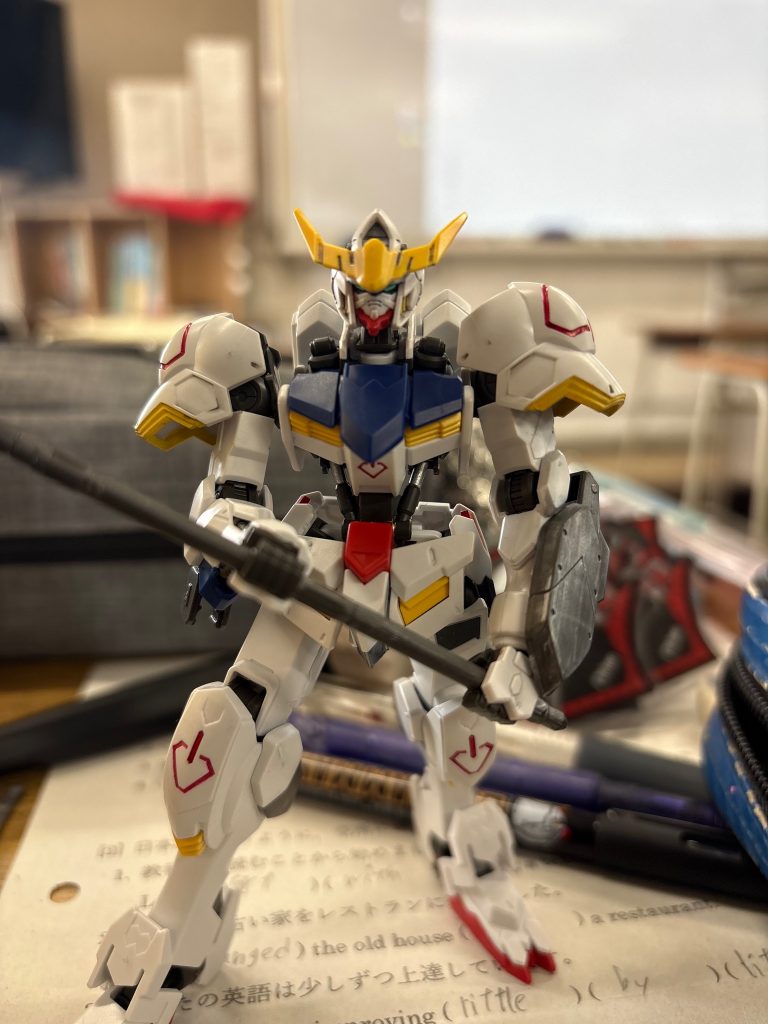 少し墨入れしたり金属シールドやメイスの金属感を出したりもできました