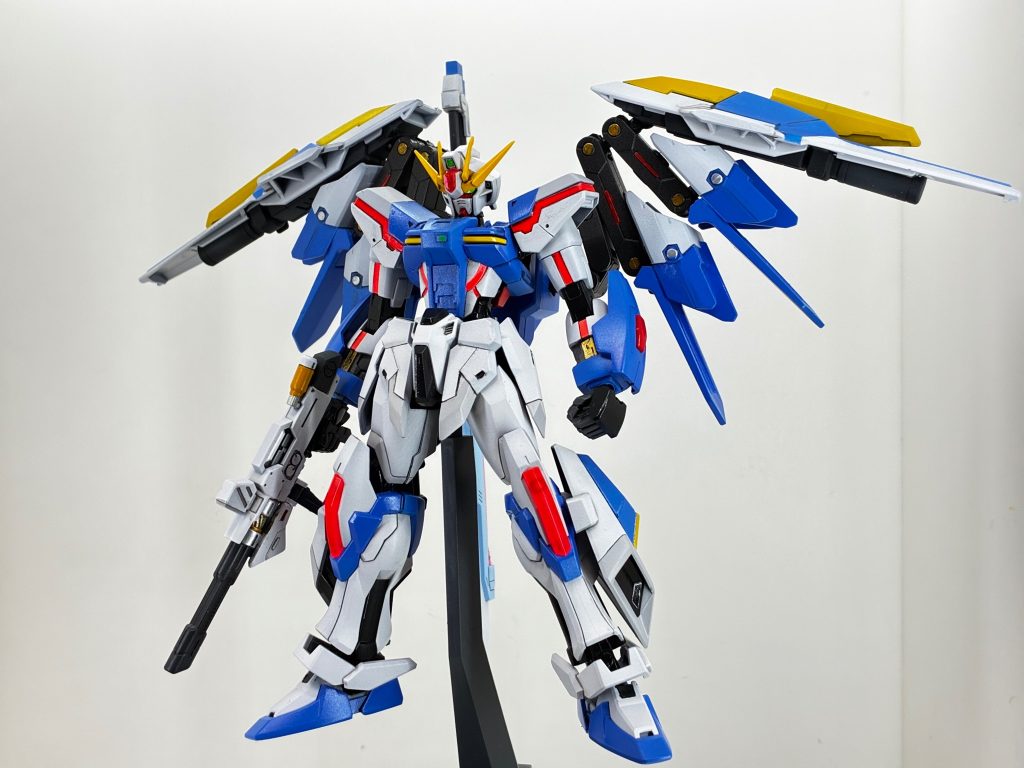 ストライクガンダムをベースにスターゲイザーとミキシングオプションパーツでバックパック構成デスティニーガンダムシルエットを目指しました。
