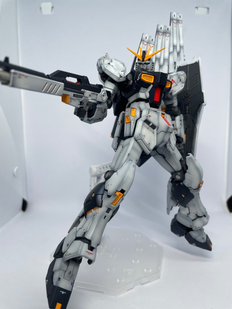 RG 1/144 νガンダム–4枚目/制作者：もこやま