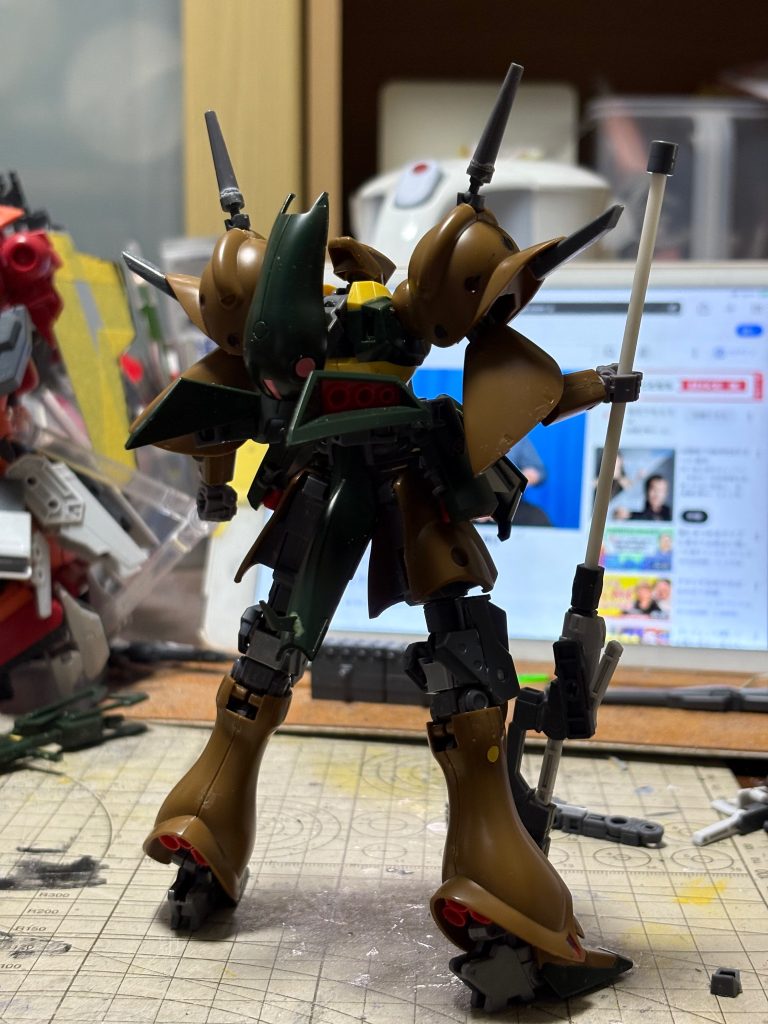 リアアーマーを跳ね上げてハイゼンスレイⅡっぽくできるのがお気に入り。