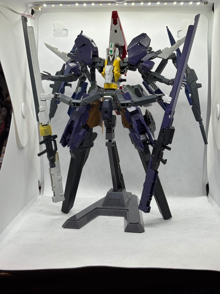 制作終盤。フロントアーマーにはサブアームを仕込んでたり。