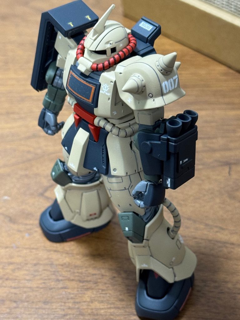 HG ザク・デザートタイプ