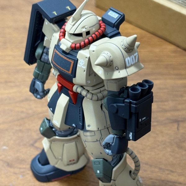 HG ザク・デザートタイプ